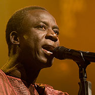 Thione Seck, moers festival 2011 (Foto: Michael Höfner, wikimedia / CC BY-SA 3.0)