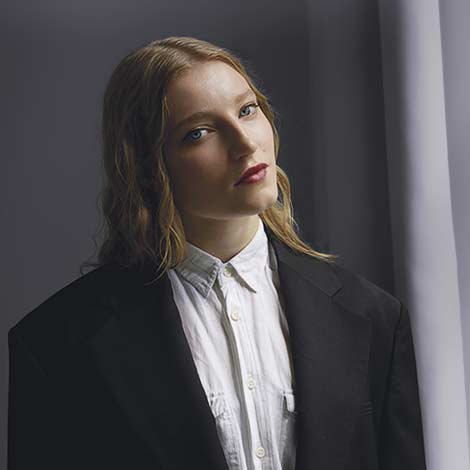 Emma Rawicz Emma Rawicz (Foto: ACT/Gregor Hohenberg)