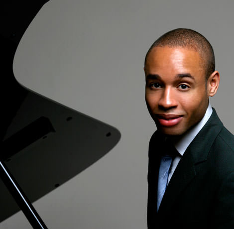 Pianist Aaron Diehl